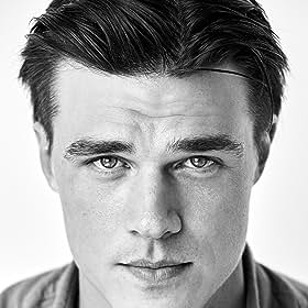 Finn Wittrock Finn Wittrock