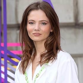 Freya Allan Freya Allan