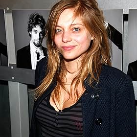 Lizzie Brocheré Lizzie Brocheré